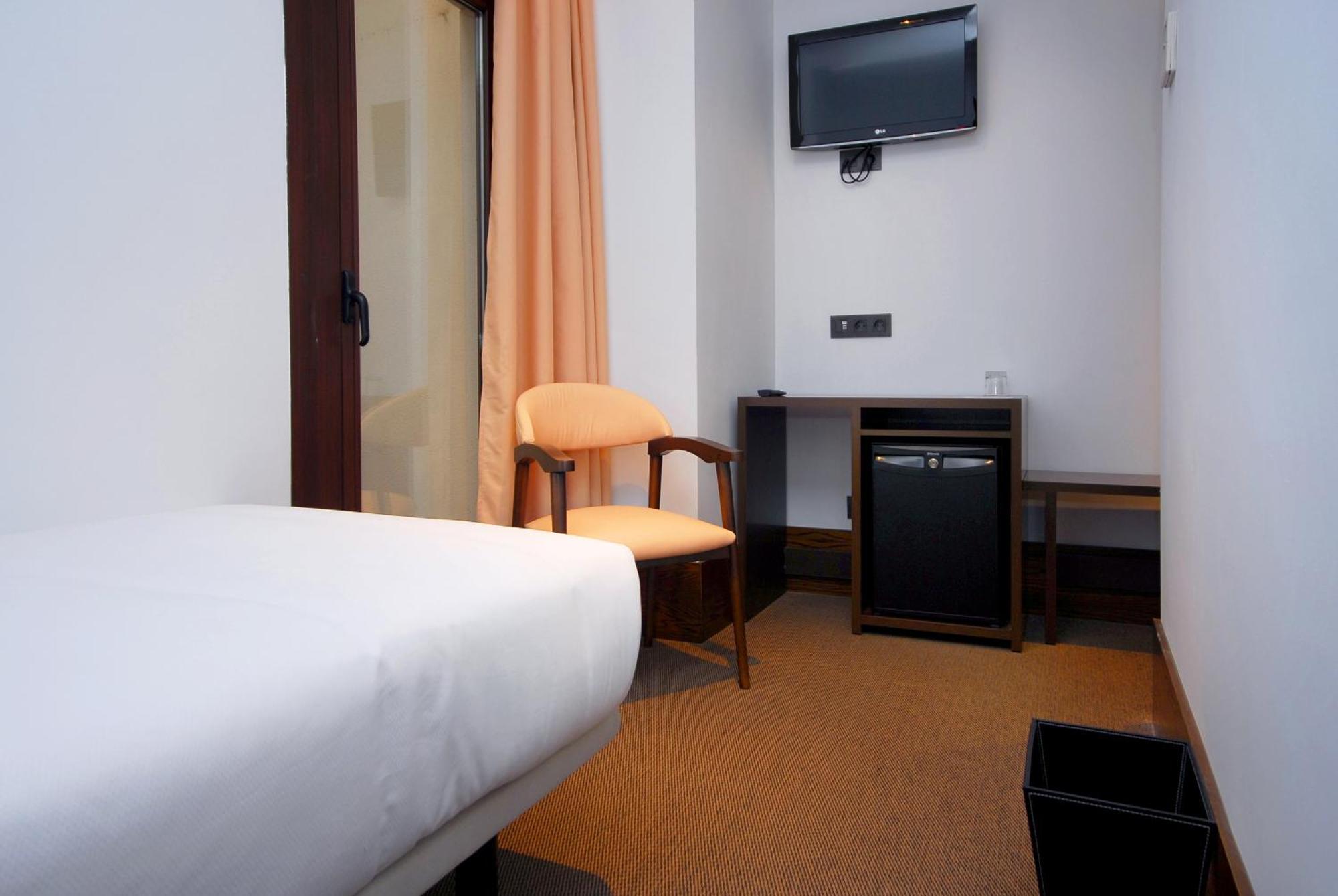 Hotel Domus Plaza Zocodover Толедо Экстерьер фото